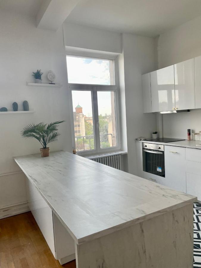 Nid Urbain Colmarien - 4 Personnes - Garage Apartment Exterior photo